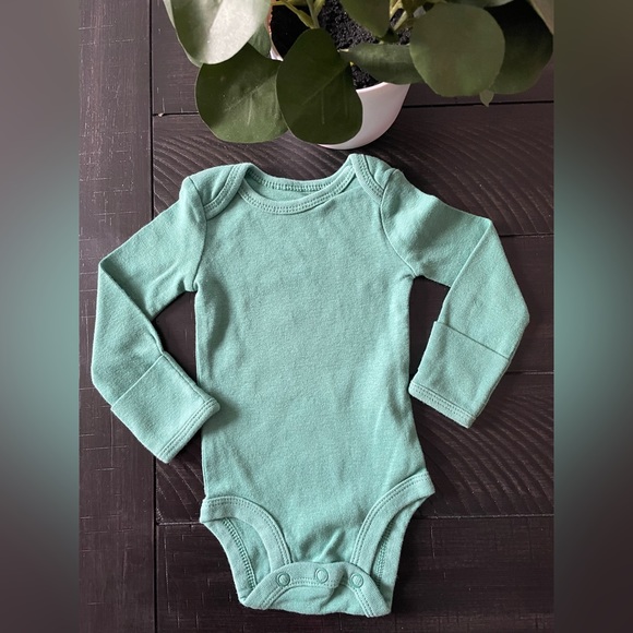 Carters Onesies Newborn Long sleeve Bundle 5 onesies - Picture 3 of 5